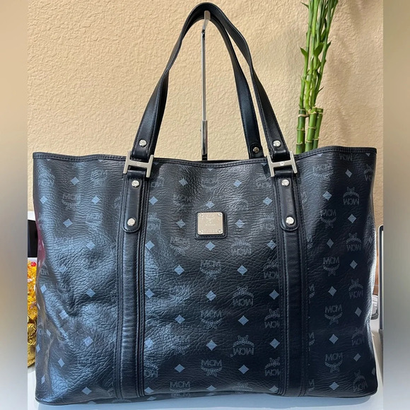 MCM Jumbo Black Visetos Tote - Picture 1 of 16